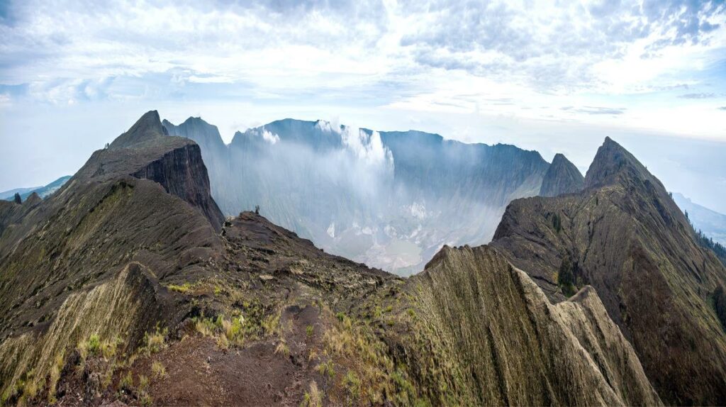 Krater des Mount Tambora, Indonesien